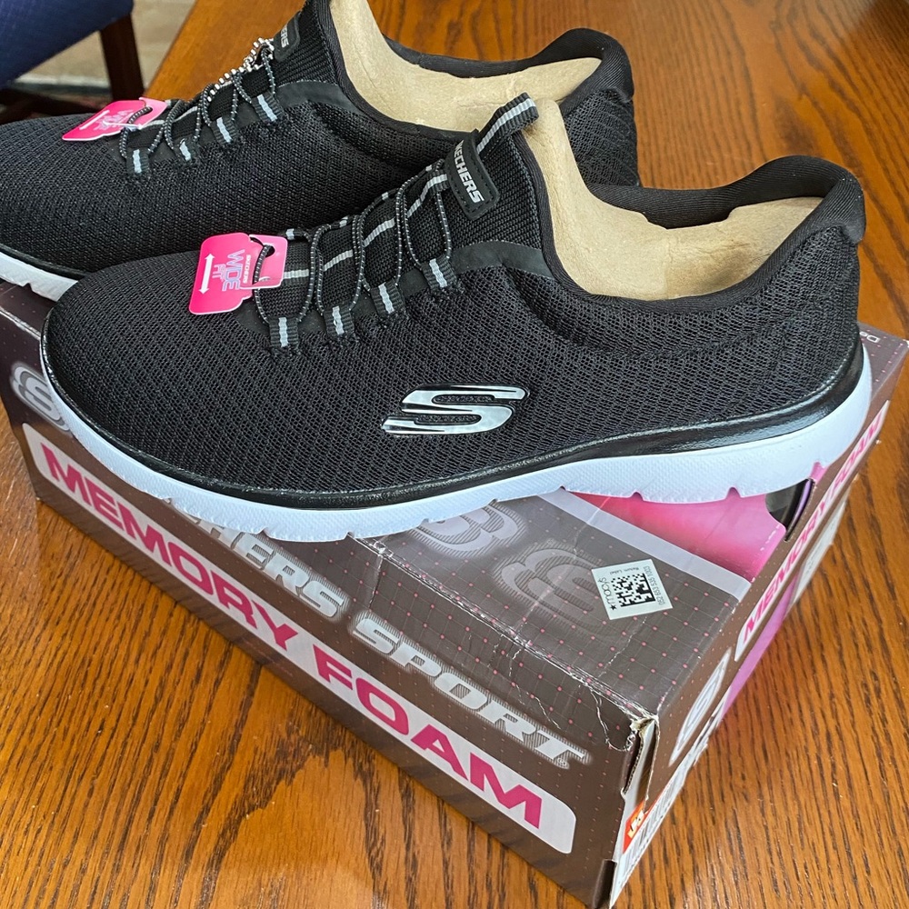 New in box Skechers Sport Memory Foam sneakers!